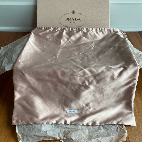 Prada Saffiano Leather Platform Pumps, Size 39.5 - Picture 15 of 16